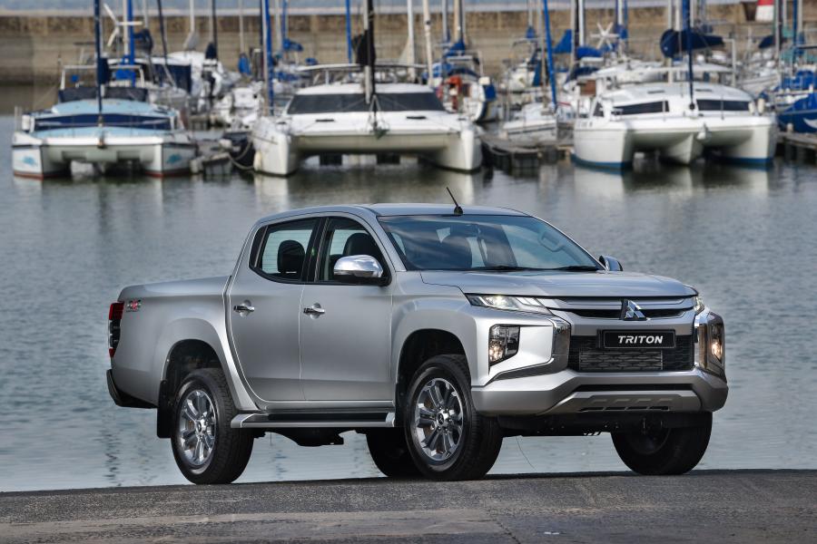  Mitsubishi Triton Double Cab 2019 года  (ZA) (фото 25 из 40)